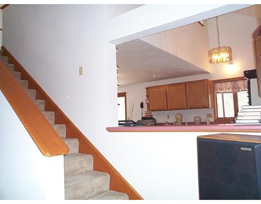 9 Johnson Ct, Douglas, MA 01516 photo 2