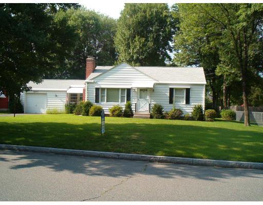 18 Brewster St, Springfield, MA 01119 photo 1