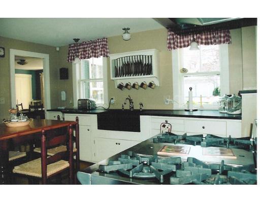 249 Woburn St, Reading, MA 01867 photo 3