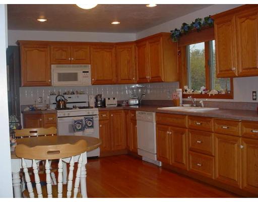 355 Plain St, Braintree, MA 02184 photo 4