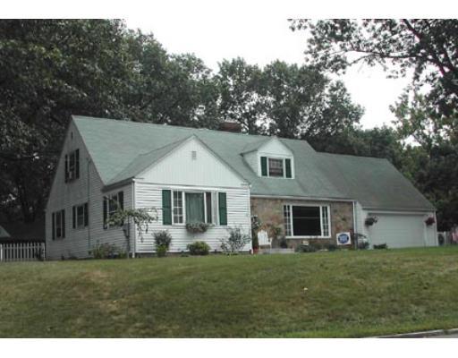 49 Pondview Dr, Springfield, MA 01118 photo 1