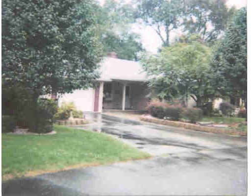 172 Marmon St, Springfield, MA 01129 photo 1