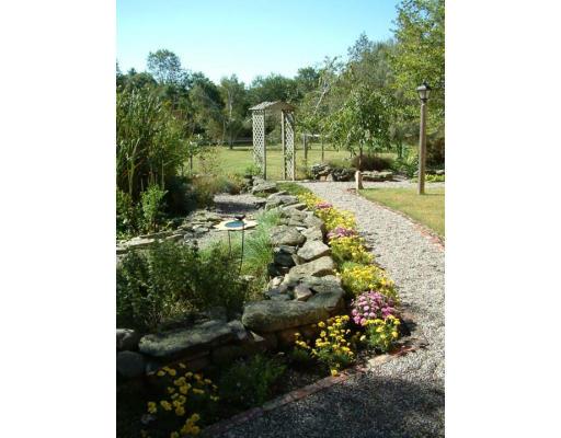 1061 Sutton St, Northbridge, MA 01534 photo 4