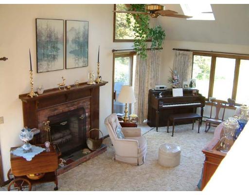 1061 Sutton St, Northbridge, MA 01534 photo 2