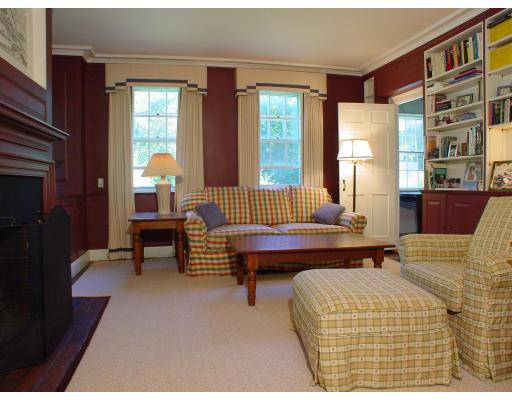 915 High St, Dedham, MA 02026 photo 4