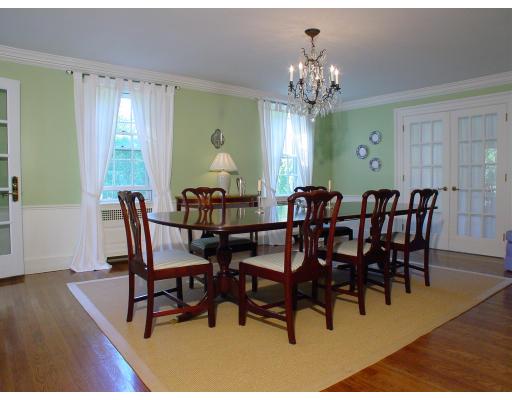 915 High St, Dedham, MA 02026 photo 3
