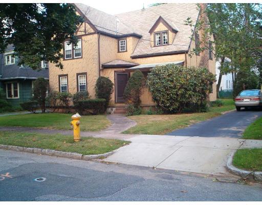 89 Wayne St, Springfield, MA 01108 photo 1