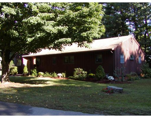 4 Robert Dr, Georgetown, MA 01833 photo 2