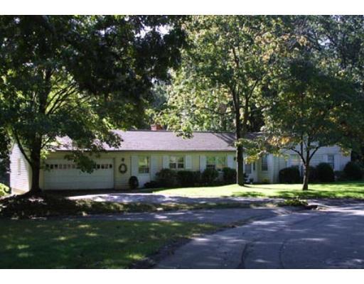 164 Pondview Dr, Springfield, MA 01118 photo 1