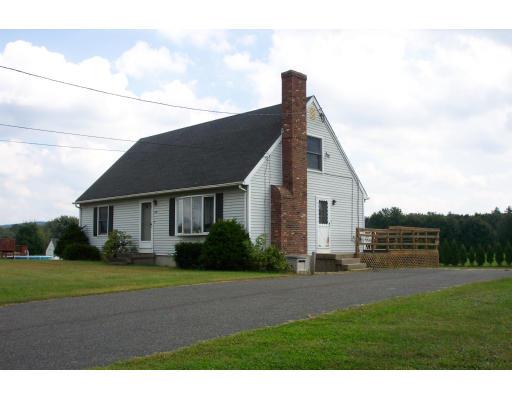 470 E State St, Granby, MA 01033 photo 1