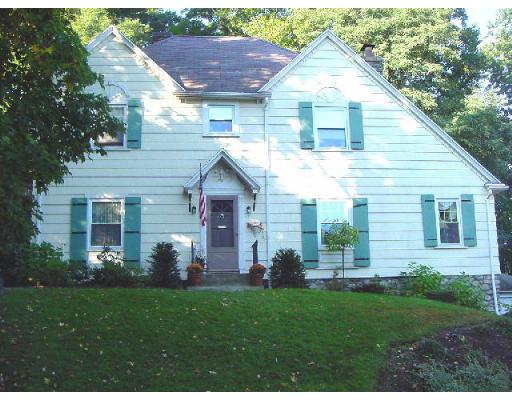 77 Commodore Rd, Worcester, MA 01602 photo 1