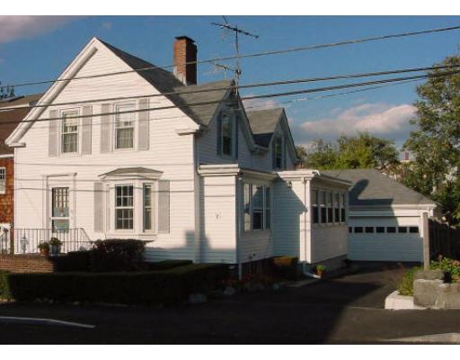 36 Chestnut St, Marblehead, MA 01945 photo 1