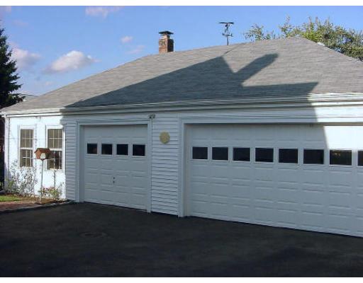 36 Chestnut St, Marblehead, MA 01945 photo 2