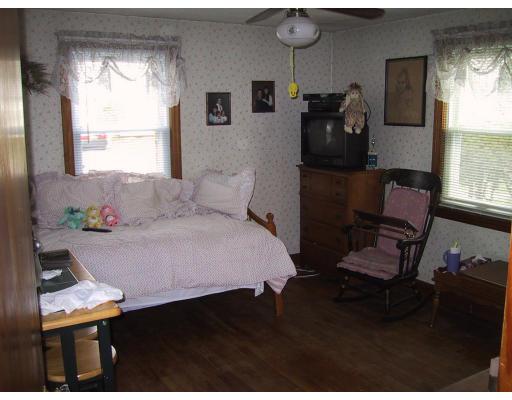 27 Barton St, Springfield, MA 01104 photo 2