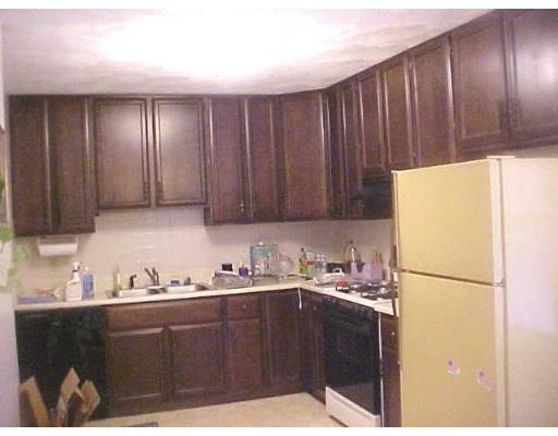25 Vinal St, Hudson, MA 01749 photo 2