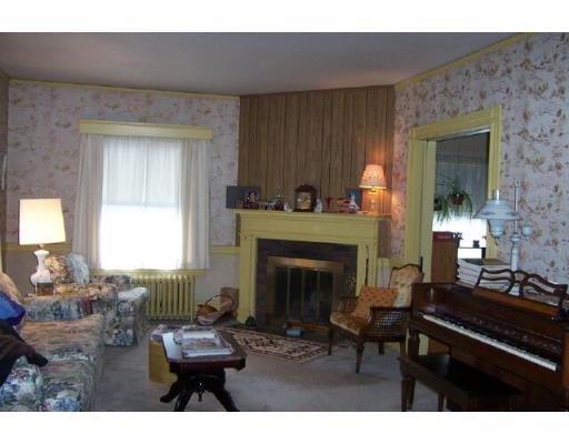 4 Maple Pl, Foxboro, MA 02035 photo 4