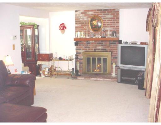 12 Mockingbird Ln, Maynard, MA 01754 photo 4