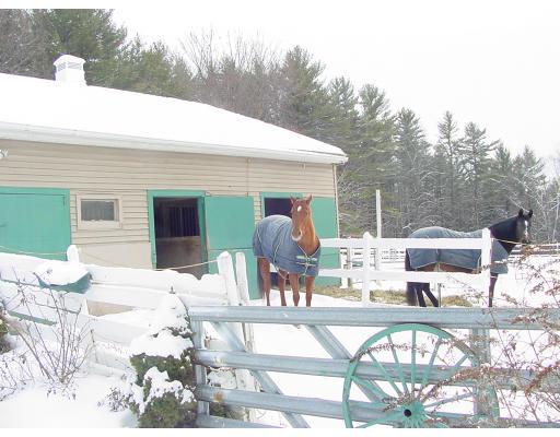 63 Stage Rd, Hampstead, NH 03841 photo 3