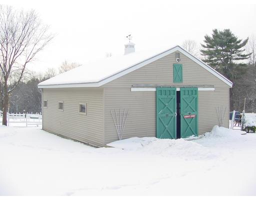 63 Stage Rd, Hampstead, NH 03841 photo 2