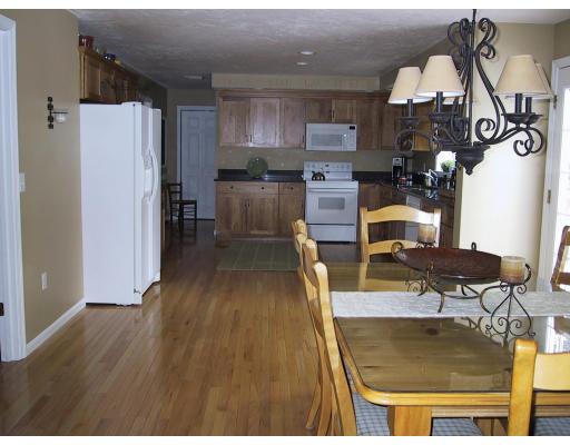 83 Grove St, Upton, MA 01568 photo 3