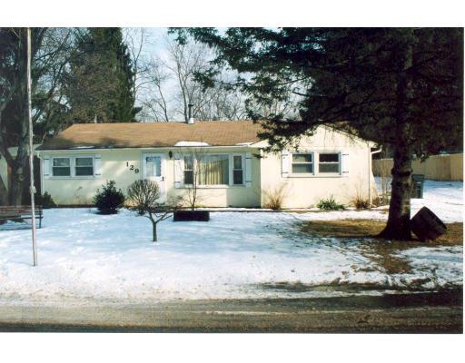 129 Sunridge Dr, Springfield, MA 01118 photo 1