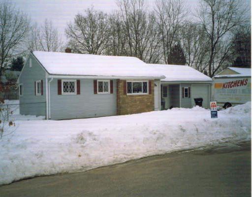 135 Jerilis Dr, Springfield, MA 01119 photo 1