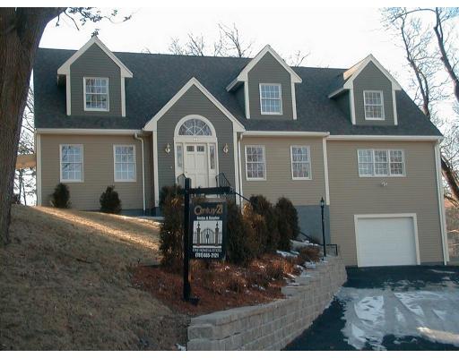 22 Cedar Ave, Stoneham, MA 02180 photo 1