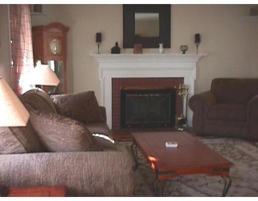 174 Pine Crest Dr, Woonsocket, RI 02895 photo 2