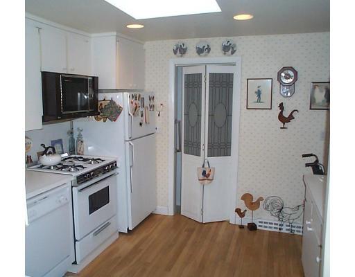 7 Robin Rd, Sharon, MA 02067 photo 2