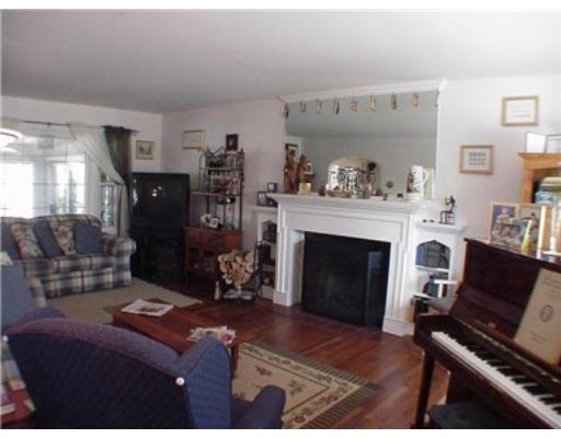 162 Oakland St, Fall River, MA 02720 photo 3