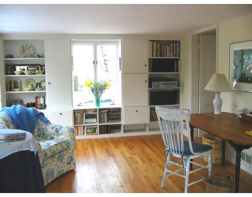 28 Robert Rd, Marblehead, MA 01945 photo 2