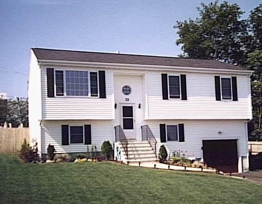 73 Point West Dr, Fall River, MA 02720 photo 1