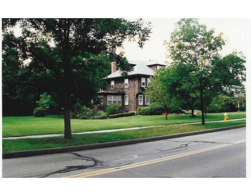 847 Webster St, Needham, MA 02492 photo 2