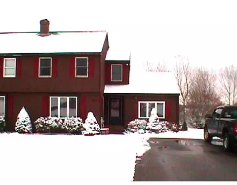 4 White Rd # B, Mendon, MA 01756 photo 1