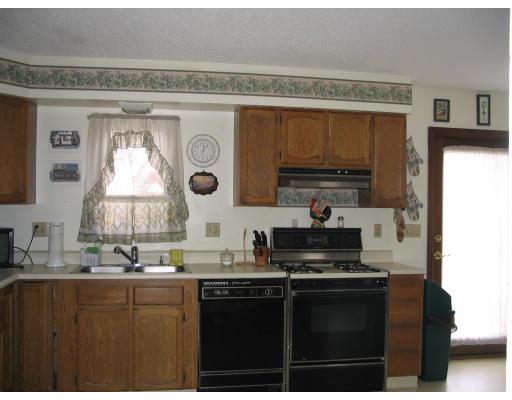55 Amos Dr, Springfield, MA 01118 photo 4