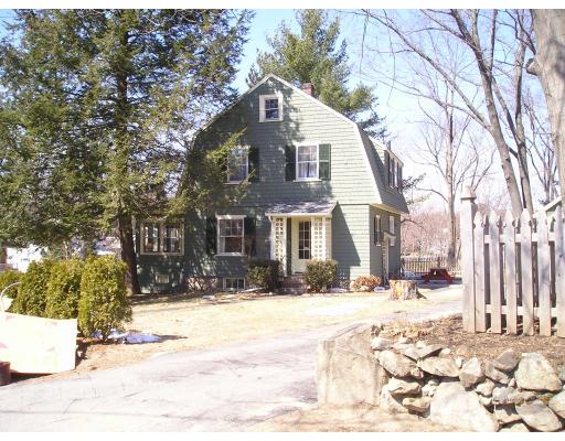 4 Thorndike St, Reading, MA 01867 photo 1