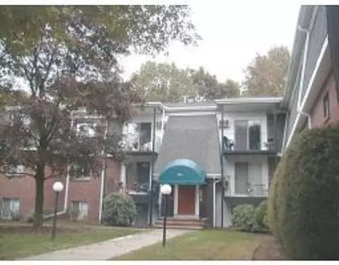 80 Walnut St #304, Canton, MA 02021 photo 1