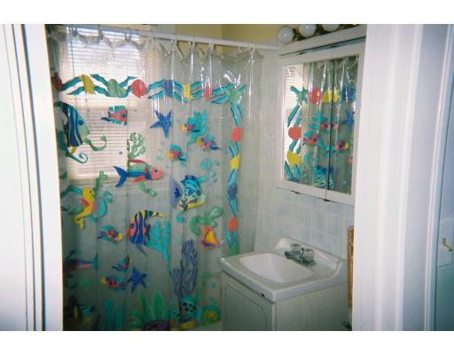 25 St Anns Ave, Peabody, MA 01960 photo 3