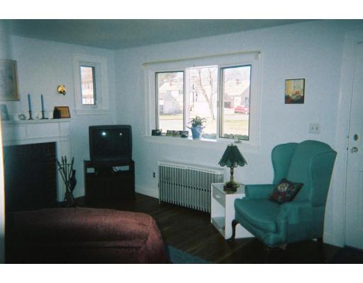 25 St Anns Ave, Peabody, MA 01960 photo 9