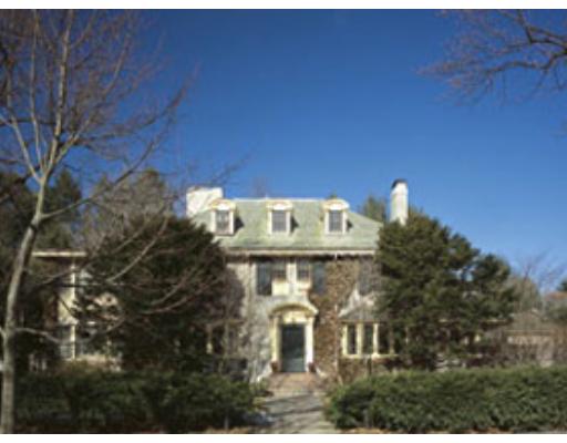72 Spooner Rd, Chestnut Hill, MA 02467 photo 1
