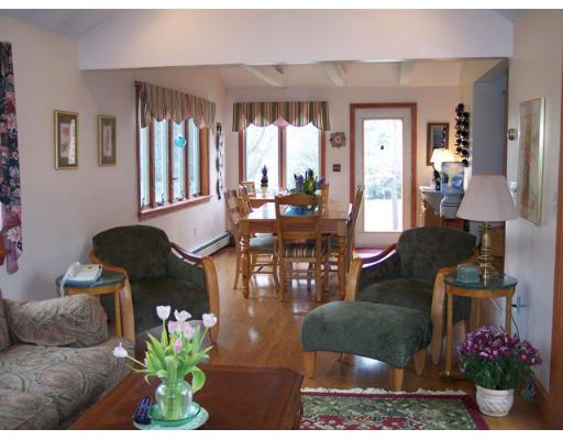19 Maple Ridge Rd, Reading, MA 01867 photo 2