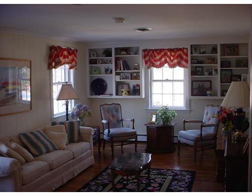 178 Richardson Dr, Needham, MA 02492 photo 3