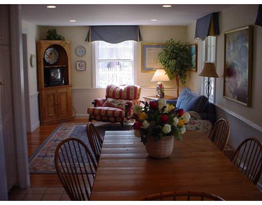 178 Richardson Dr, Needham, MA 02492 photo 4