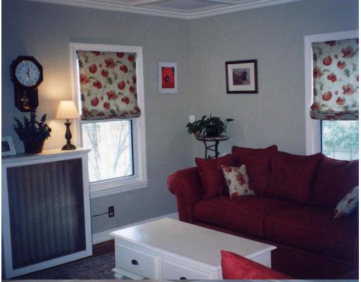 8 Corbin St, Franklin, MA 02038 photo 3