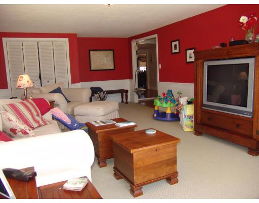 8 Chestnut Pl, Hingham, MA 02043 photo 4