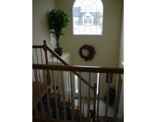 17 Saffron Dr, Worcester, MA 01605 photo 6