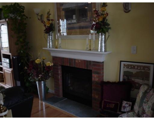 17 Saffron Dr, Worcester, MA 01605 photo 5