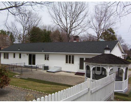 108 Basil Dr, Chicopee, MA 01020 photo 3