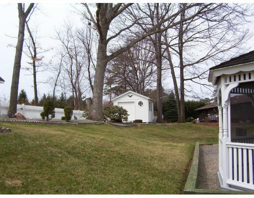108 Basil Dr, Chicopee, MA 01020 photo 5