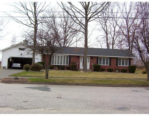 108 Basil Dr, Chicopee, MA 01020 photo 1